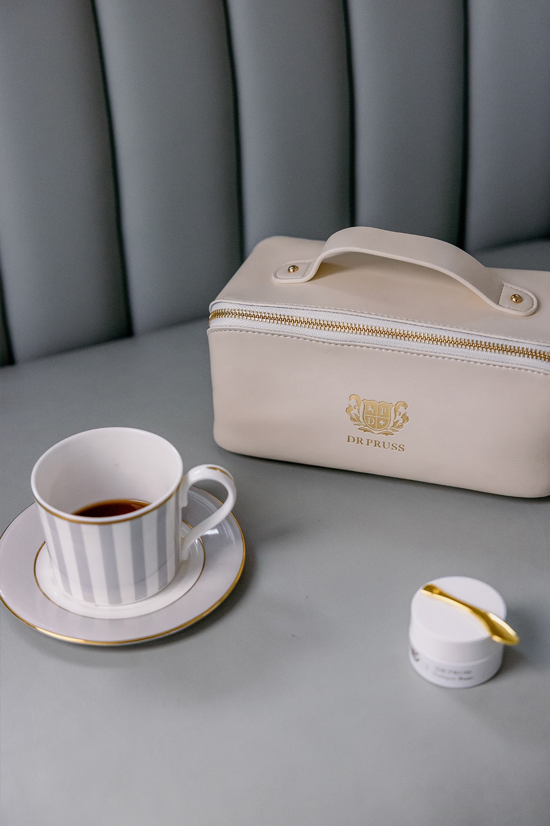 The DR PRUSS Trousse De Toilette