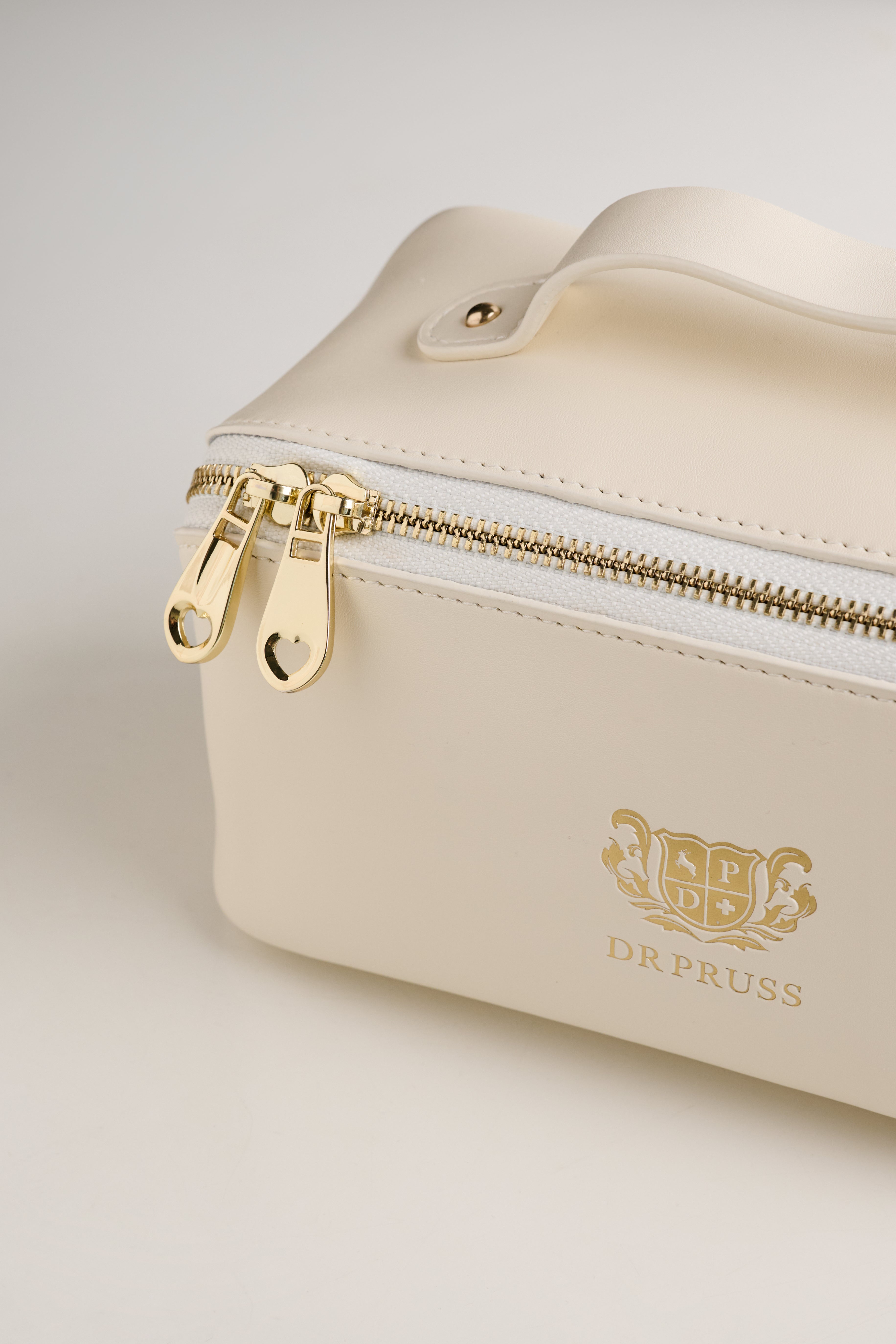 The DR PRUSS Trousse De Toilette